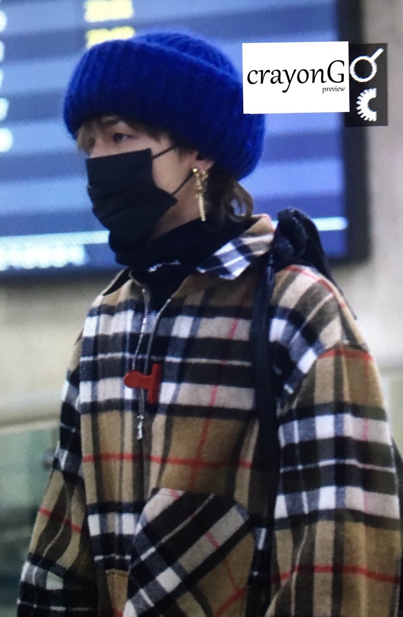 #GDRAGON 2017.11.25 김포공항 입국 #권지용 수고하셨습니다 ❤️집에 가서 푹 쉬세용🌹#crayonG <a href="/IBGDRGN/">G-DRAGON</a>