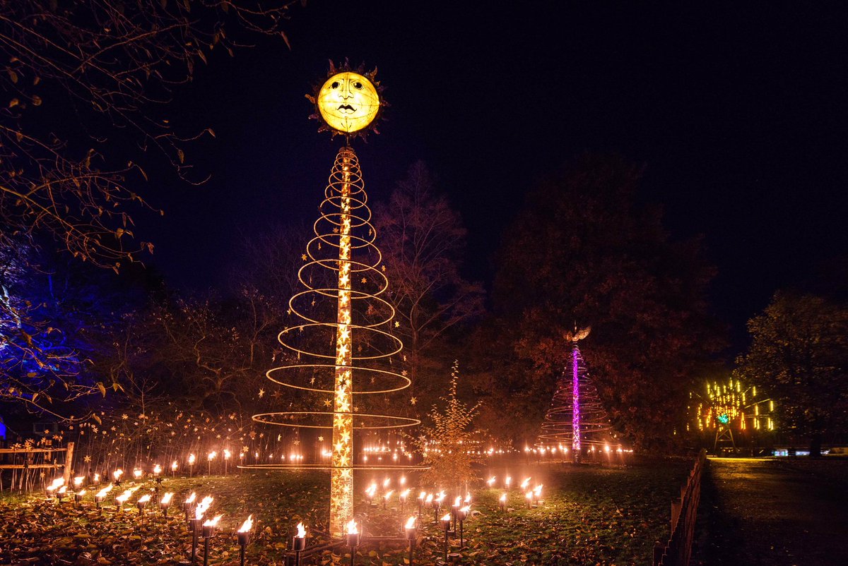 More photos of our visit to <a href="/thebotanics/">Royal Botanic Garden Edinburgh</a> Christmas light show yesterday #Edinburgh