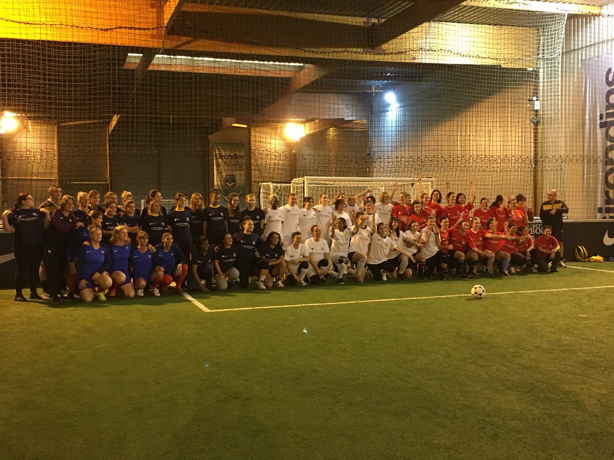 Digitaly_FR's tweet photo. #FootWorking 👉🏼 tournoi de #football de #femmes salariées, des #entrepreneures .. à #Bordeaux Des #DigitalLadies juste avant le tournoi (et après 😉 ?) de @DarwinBdx Organisation @mariannegazeau de @FootdElles https://t.co/Sb8vAdAN9X