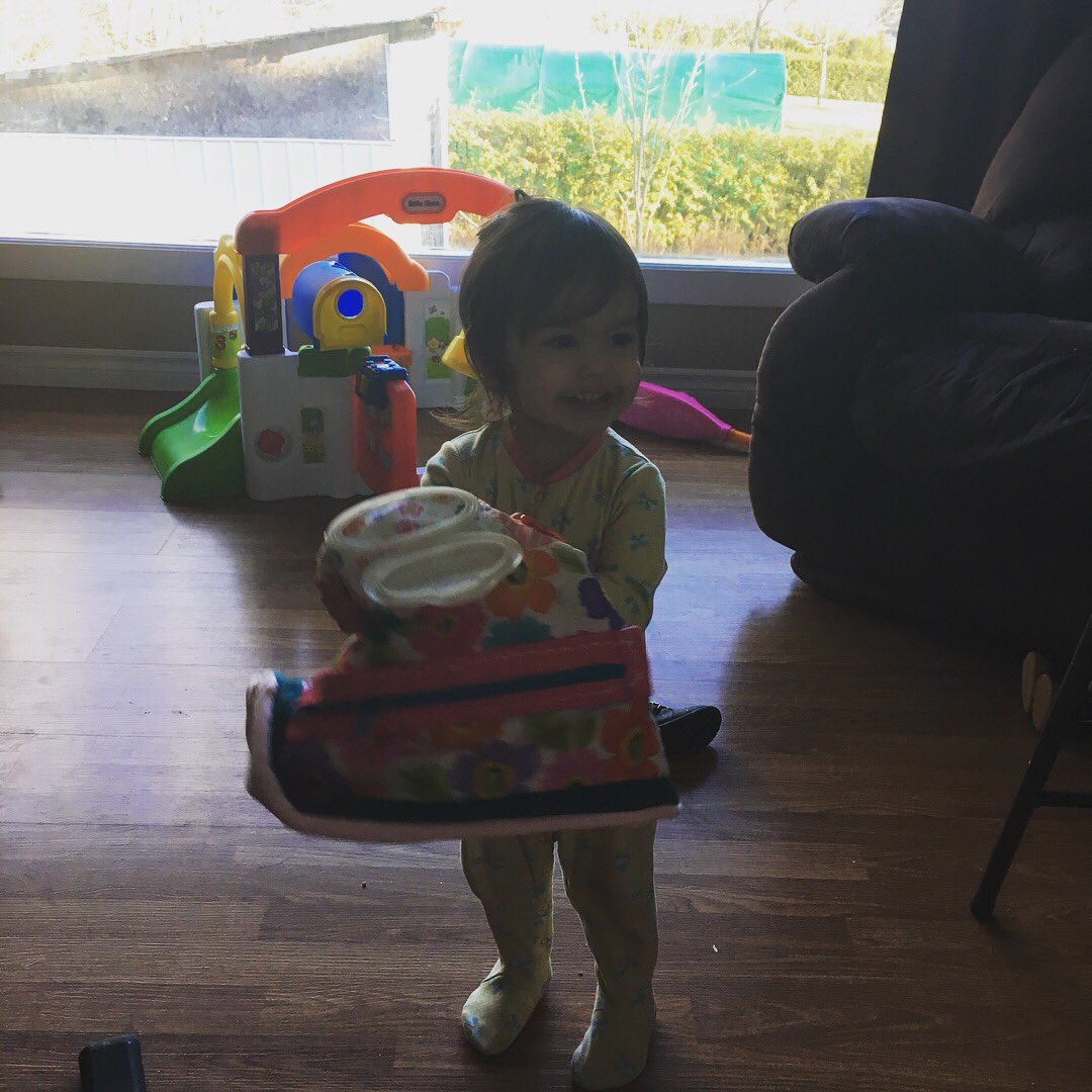 MissMeganLL's tweet photo. I spent all day sewing this busy quilt for my niece. It's safe to say she loves it! ❤️👩👧#aunta #niece https://t.co/qM3fiN2rhV