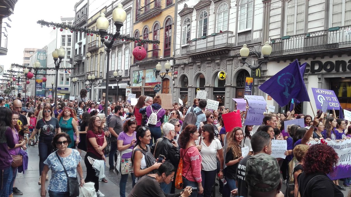Isabel_Penate_O's tweet photo. 25 de Noviembre
Aquí estamos por las que están ,por las que no,  por las que sufren, por las que están en peligro , por todas https://t.co/F5xcJkK7W4