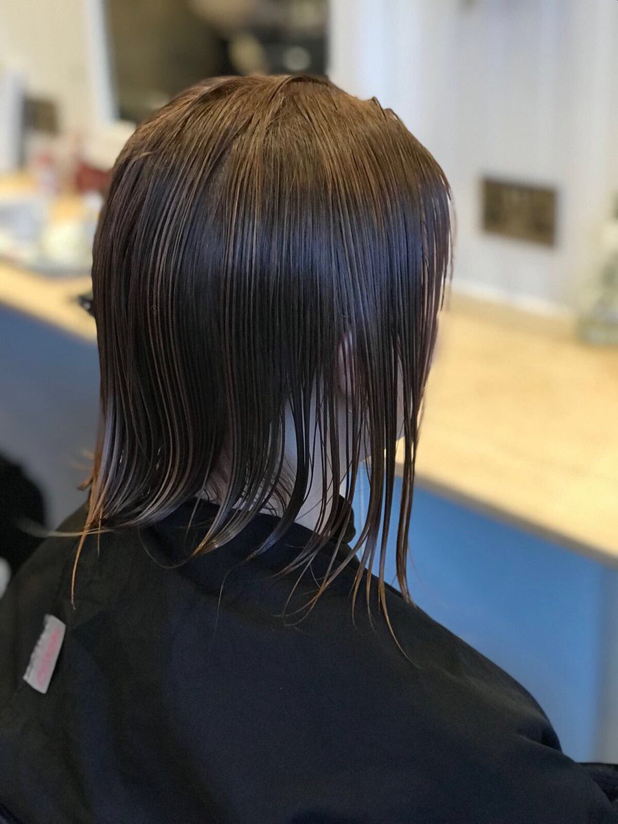 jofernslydgate's tweet photo. Restyle done by Jo Ferns herself, styled using the amazing new Hair Shark 🦈 #backcombing #brush #restyle #jofernslydgate #professionalhair 
-
To book call 01457 820348 https://t.co/puYHsIqCQE