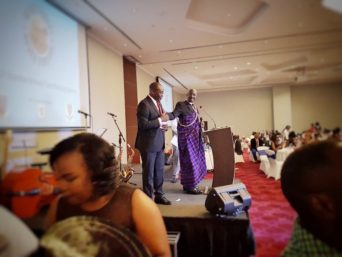KoinangeJeff's tweet photo. About last NIGHT:
Jeff and Jalas helped raise more than 10-MILLION Shillings for UNDERPRIVILEGED boys at the annual Starehe Boys School Alumni Dinner....LARGEST amount EVER raised at the Alumni Dinner!!
Now let’s do it for the #JeffKoinangeLibrary in Kibra!!
PayBill: 559 604 https://t.co/7C89NKGHK7