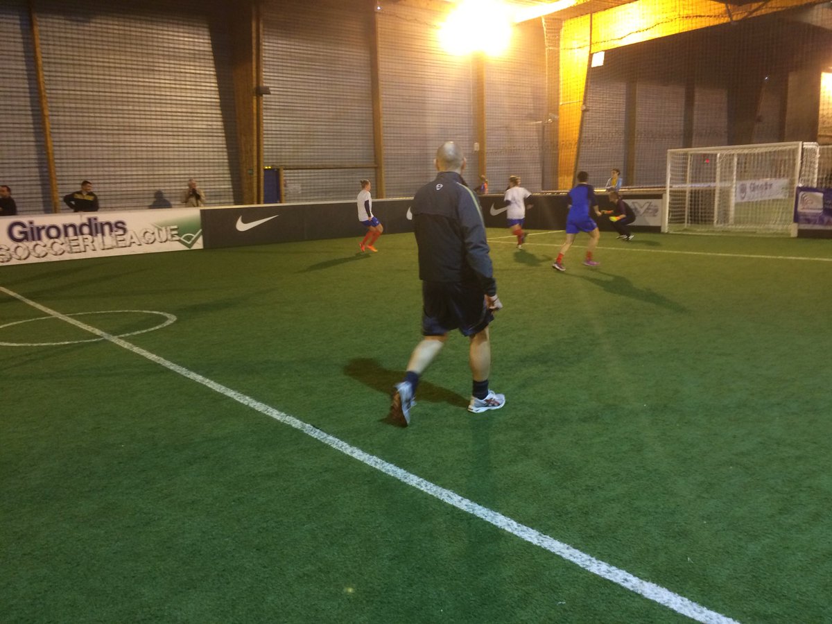 JoseCervera_'s tweet photo. #FOOTWorking match de gala entre anciennes joueuses de l’Equipe de France 🇫🇷  @BrigitHenriques @mariannegazeau @DominiqueCrochu @FabBroucaret @SandrineDusang @championsdudigi @Marion_Candau @FootdElles @LigueFootballNA @NathalieLanzi @ariellepiazza https://t.co/xzr7GmilQr