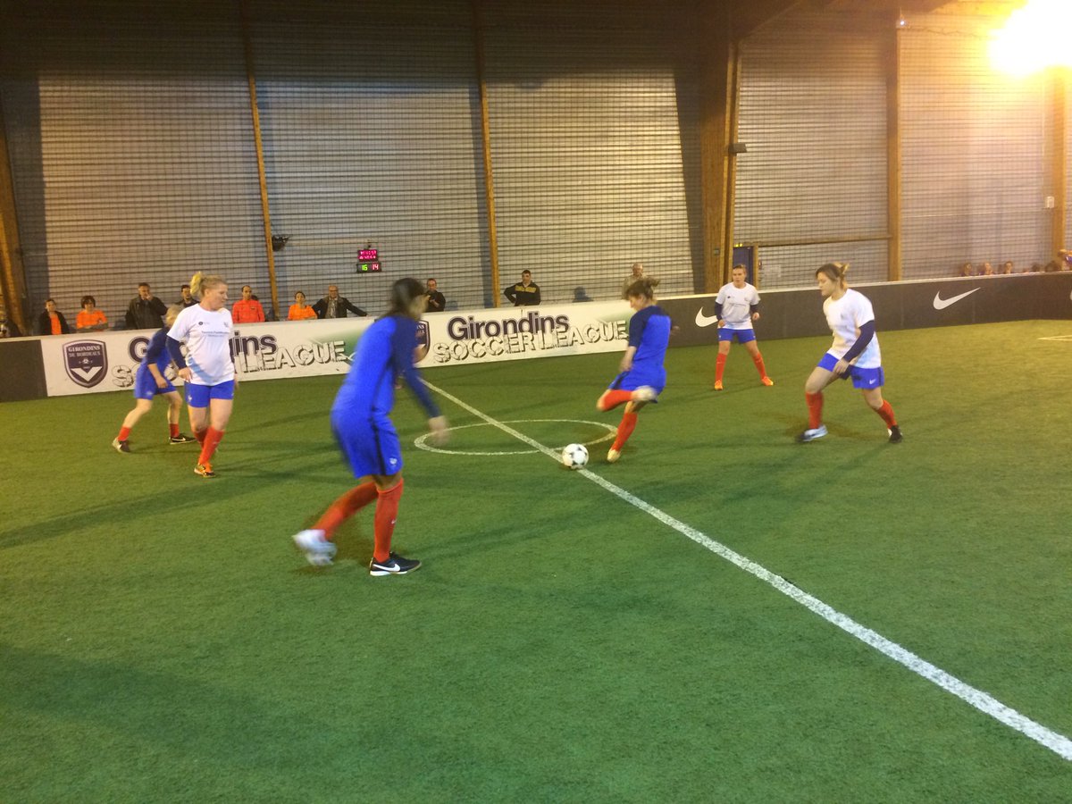 JoseCervera_'s tweet photo. #FOOTWorking match de gala entre anciennes joueuses de l’Equipe de France 🇫🇷  @BrigitHenriques @mariannegazeau @DominiqueCrochu @FabBroucaret @SandrineDusang @championsdudigi @Marion_Candau @FootdElles @LigueFootballNA @NathalieLanzi @ariellepiazza https://t.co/xzr7GmilQr
