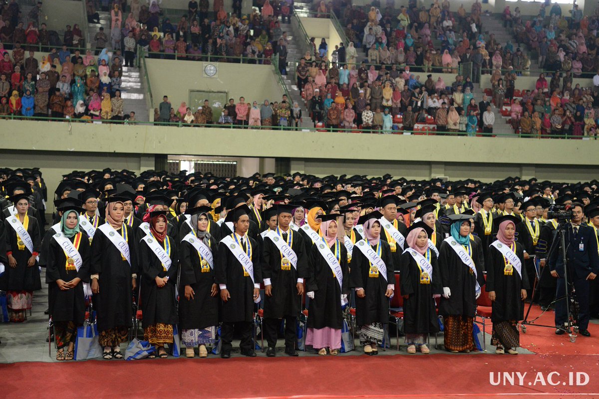 unyofficial's tweet photo. Selamat wisuda, Semoga ilmu-ilmu yang telah didapatkan di bangku kuliah bisa teraktualisasikan di kehidupan nyata dan bermanfaat untuk masyarakat pada umumnya. Semoga bisa menjadi insan akademis, pengabdi, serta teladan bagi seluruh masyarakat. https://t.co/yFmyZj3tU0