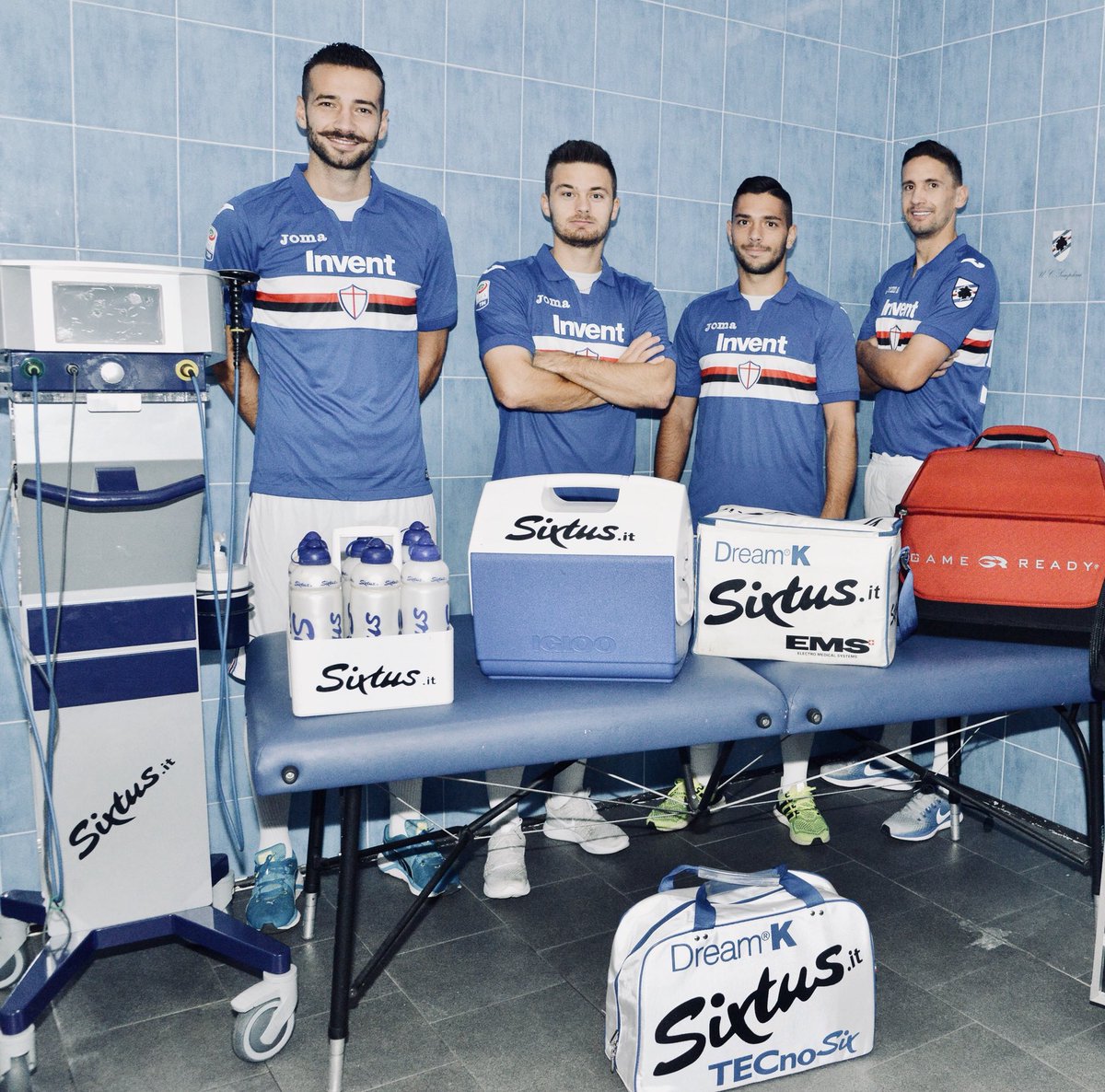 SIXTUSITALIA's tweet photo. In campo a #Bologna al fianco dei ragazzi della @sampdoria! Partner storico #SixtusItalia protagonista di un inizio di campionato davvero straordinario! #Sixtus #seriea🇮🇹 #improvesperformance https://t.co/zO0xvXtXD8