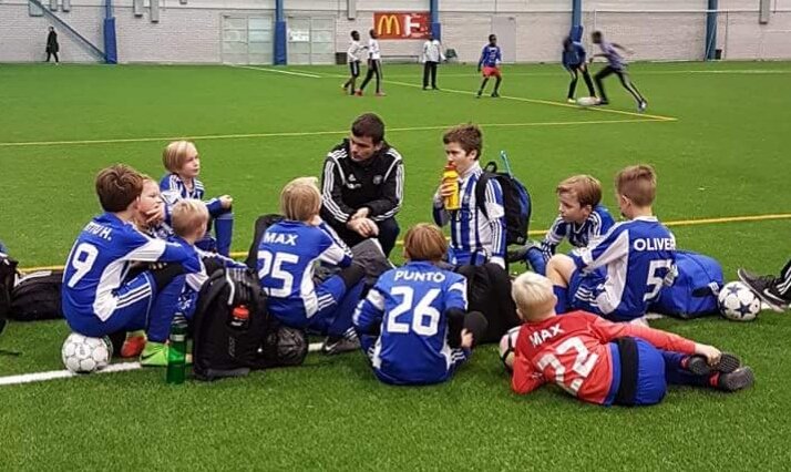 Tänään pyörähti käyntiin miniliiga Hämeenlinnassa. Mukana ovat myös HJS, Honka, Futura, Ilves ja HPS. Päivän saldona neljä voittoa ja tasuri. Hyvä pojat ja hyvä HJK Töölö 07!