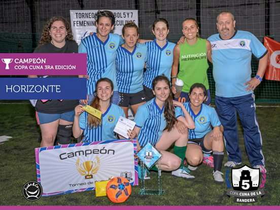 HorizonteFem's tweet photo. HORiZONTE CAMPEÓN '17 🏆💙⚽🎉 https://t.co/DtIYN8jvru
