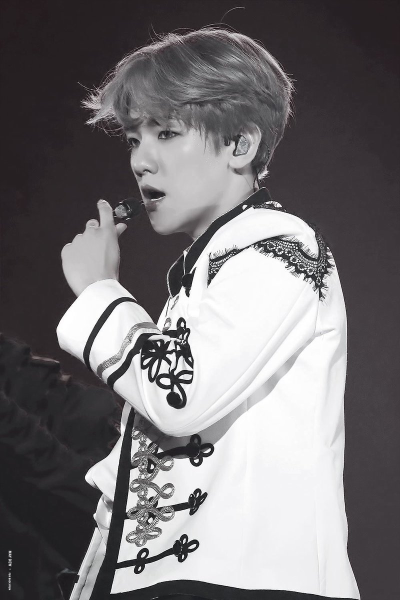 glareheaven's tweet photo. My love is your side #BAEKHYUN #백현 https://t.co/MgS2AsvTKn