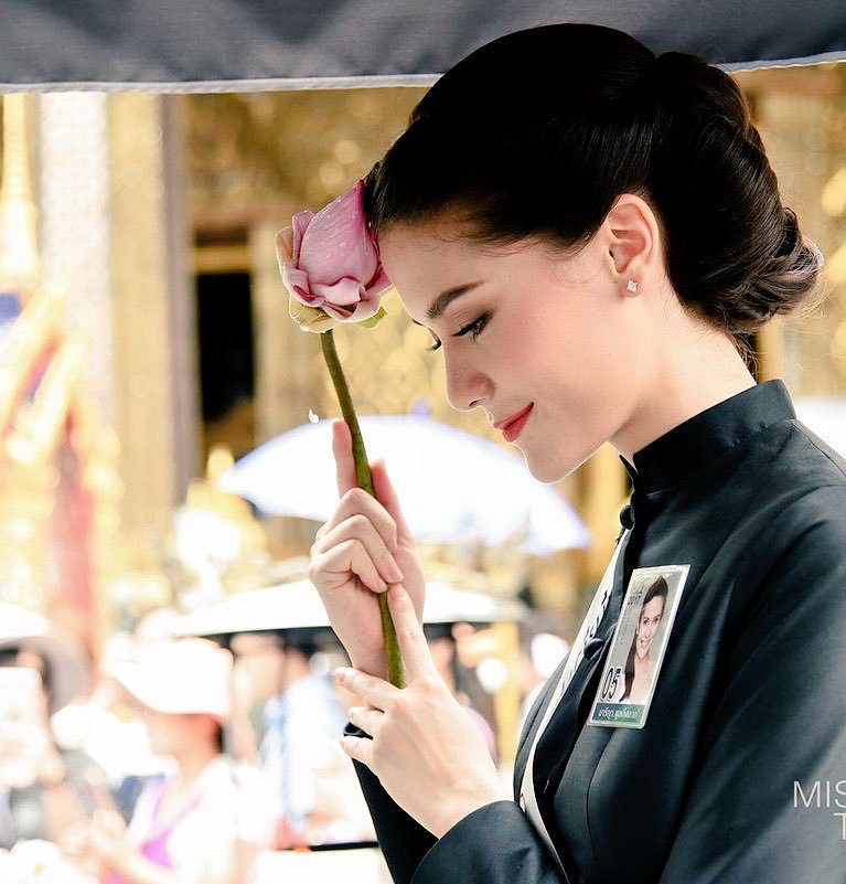 KasiditVi's tweet photo. เอามาฝากคนไทยน้าาา
#MissUniverse  #missthailand https://t.co/VoLF6qIEex