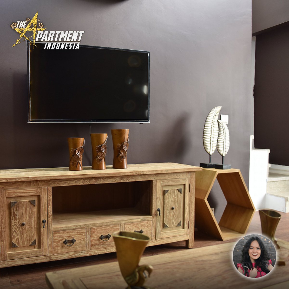 TheApartmentID's tweet photo. Warna ini tampak berbeda kan dengan warna "Scottsdale Brown" yang berada di sisi dinding lainnya? Padahal, ini adalah dinding dengan warna cat yang sama. Perhitungkan perubahan warna yang tampak pada ruangan agar tetap dalam satu tema yang sama. @Official_MNCTV #TipsDesign https://t.co/W9LpDX12qh