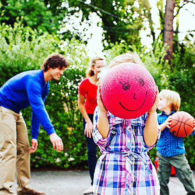 MissionHealth17's tweet photo. In the Kettlethorpe area? Would love to get #ActiveTogether as a Family? Fantastic news! 😃
FREE 12 Wk Course starts Jan for families with kids 5-12 to help you be more active 🤼‍♂️🤸‍♀️🏃‍♀️🏃🏻
#fun #games #activities #healthylifestyle 🍎🥗
Book now! @healthywakey https://t.co/YlWd6F2XV1