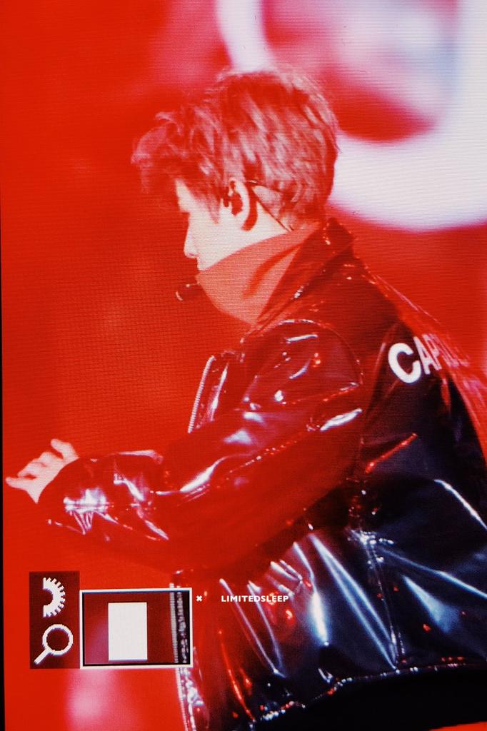 maliimalila's tweet photo. ชอบแบคฮยอนลุคนี้มากกกกกกเสื้อผ้า หน้าผม แบบโคตรดีอ่ะ  อินเนอร์แบบแรปเปอร์สายดาร์กมาก ชอบเด้อๆ ใจพังมากไม่ไหวแล้วววแม่จ๋า 😭😭😭😭😭  #백현 #baekhyun #ElyXionInSeoulDay2 https://t.co/UBErAf0nh4