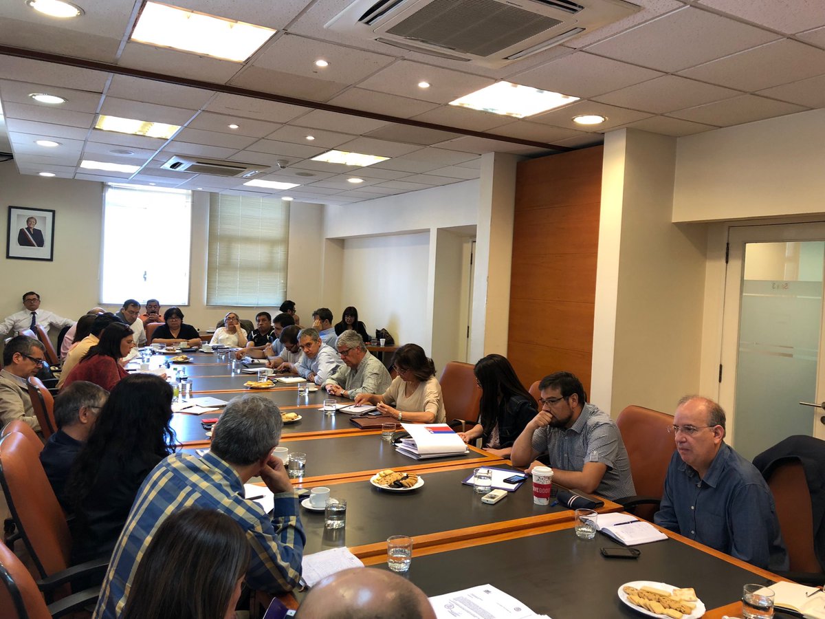 ematuranad's tweet photo. Séptima jornada de negociación con el Gobierno de la mesa del Sector Público sobre Reajuste Salarial y demás beneficios para cientos de miles de funcionarios públicos. CONFUSAM alerta y disponible a luchar por su derecho a ser parte de la mayor riqueza que Chile produce. https://t.co/93BNbCZ5v8