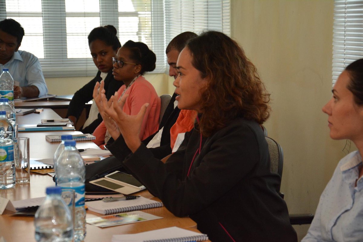 HayMadagascar's tweet photo. #HAYMadagascar participant sur les thématiques #SAEI structures d’accompagnement aux entrepreneurs innovants
#OIFfrancophonie #HayMadagascar #Entrepreneuriat #UCCOI @Africinnov 
#Madagascar #masterclassincub_oi
7 Novembre 2017 #Mauritius https://t.co/89fgYLPLkE