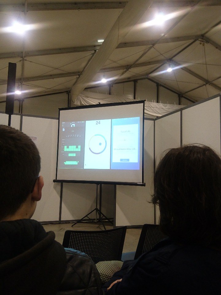 MedusaChg's tweet image. @FehrenbachB nous présente ses premières applications sur #mobileios à la #confsupinternet