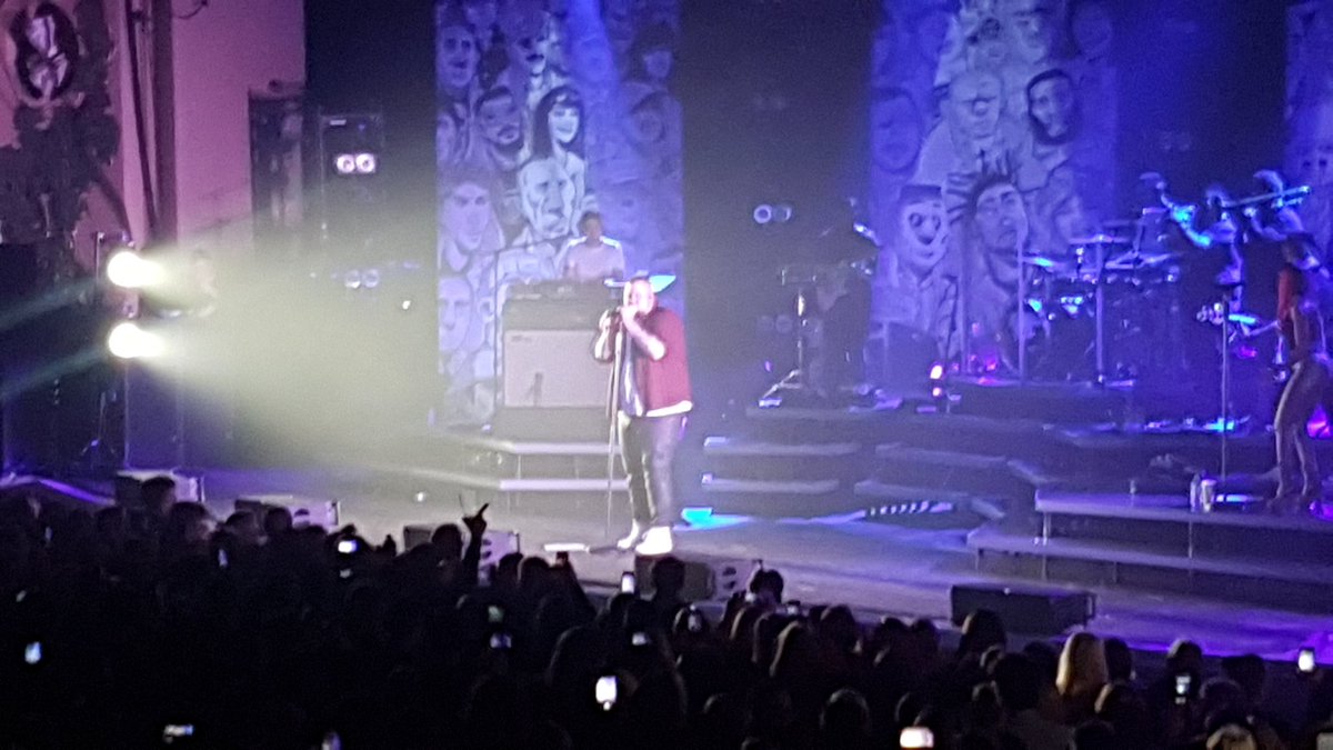 JamieBeeney's tweet photo. Last night was an amazing show. Brixton was on fire. #ragnboneman #OverproofTour #music #Soul #funk #BrixtonAcademy @RagNBoneManUK https://t.co/iBgaW5K4Nc