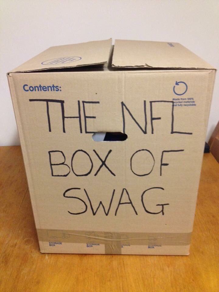 clairedabear85's tweet image. MEGA! #Mystery BOXES #NFLGIVEAWAY This weeks #prize u r GUARANTEED 2 #win #NFL SWAG 4 the TEAMs of your choosing! All u have 2 do is follow BOTH @clairedabear85 &amp;amp; @mytouchdownbox &amp;amp; RT this link. The #giveaway draw 2 happen 1st Dec between 6-9pm GMT open 2 all #NFL fans worldwide