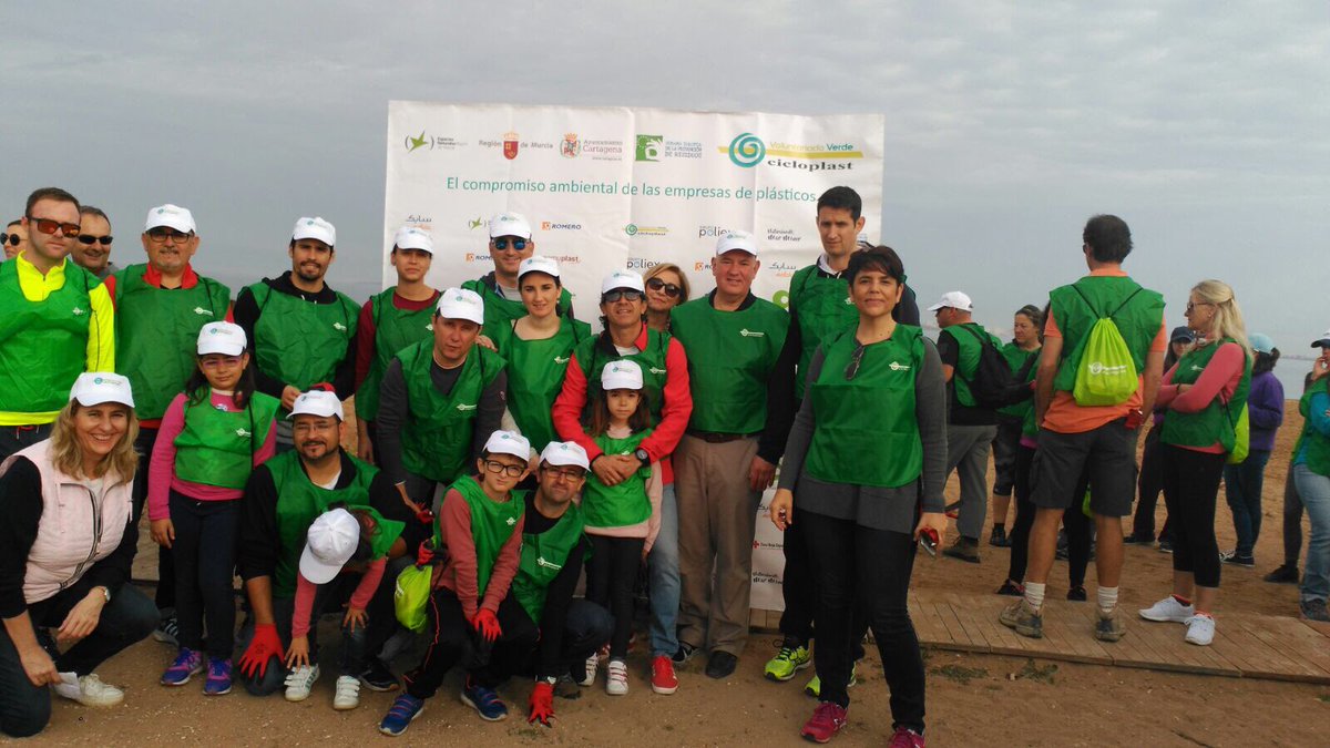 bastidaalcaina's tweet photo. #voluntariadoVerdeCicloplast .  @PlasticosRomero participamos en la mejora del medio ambiente. Una empresa comprometida con la naturaleza https://t.co/IMzsVvFSr9