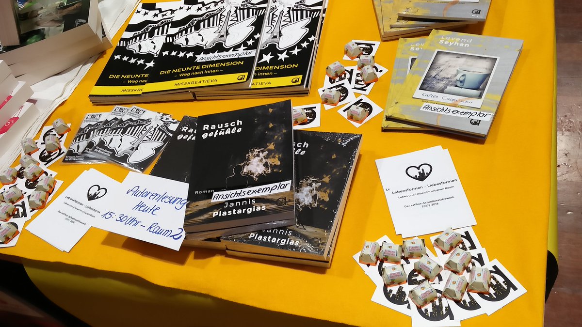 Los geht's, auf der #BuchBerlin! ...und wir verteilen #astiküsschen am Stand 99.