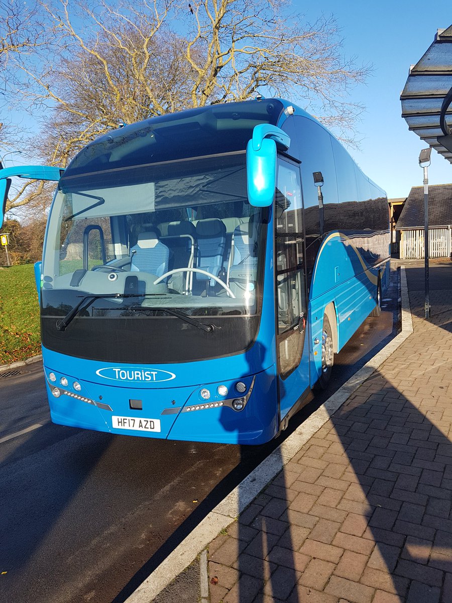 PeteBerry11's tweet photo. Sat at Downton school waiting to pick up for a trip to Twickenham @TouristCoaches @D_Hoskins76 @S78Smerdon @acchutter89 https://t.co/POWzAhchr9