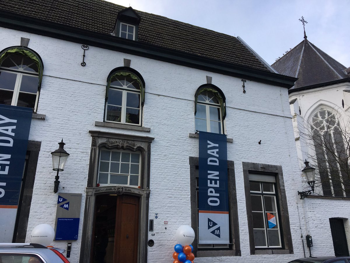 Rianneletschert's tweet photo. Welcome at University College Maastricht, full house! #bod17 @maasuniversity https://t.co/CRECkdcVnn