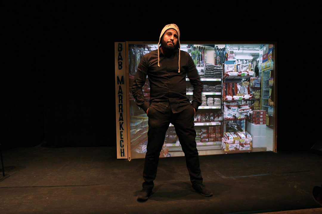 AlisonAzoeuf's tweet image. Une amie qui n'aime pas le #théâtre est sortie du spectacle #BabMarrakech en "ayant mal aux joues d'avoir tellement ri". Je crois que c'est la seule preuve qu'il faut... #quefairecesoir goo.gl/QW58m7