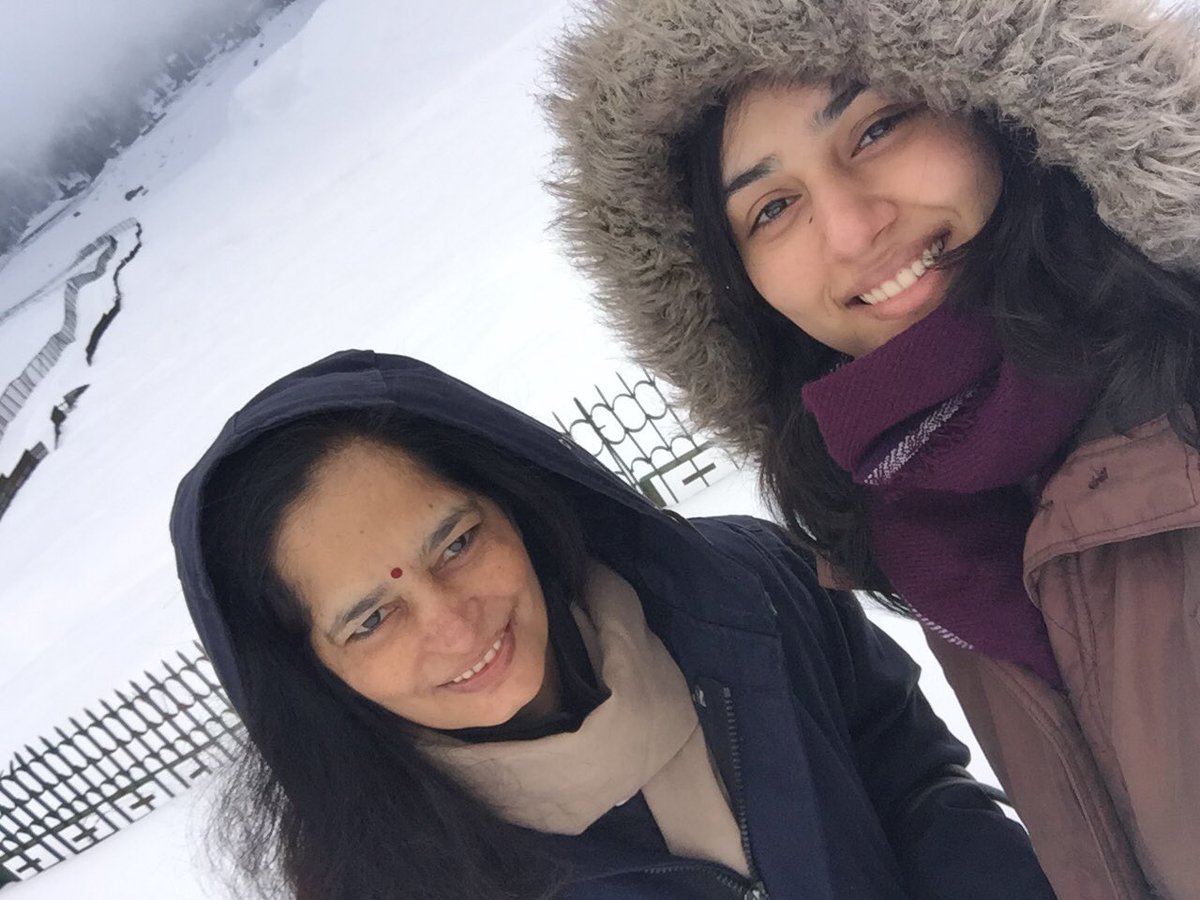 disha11parmar's tweet photo. Happy Birthday mommy!
I just want to see you Happy! Always!❤️ https://t.co/x3n2d4VKdT