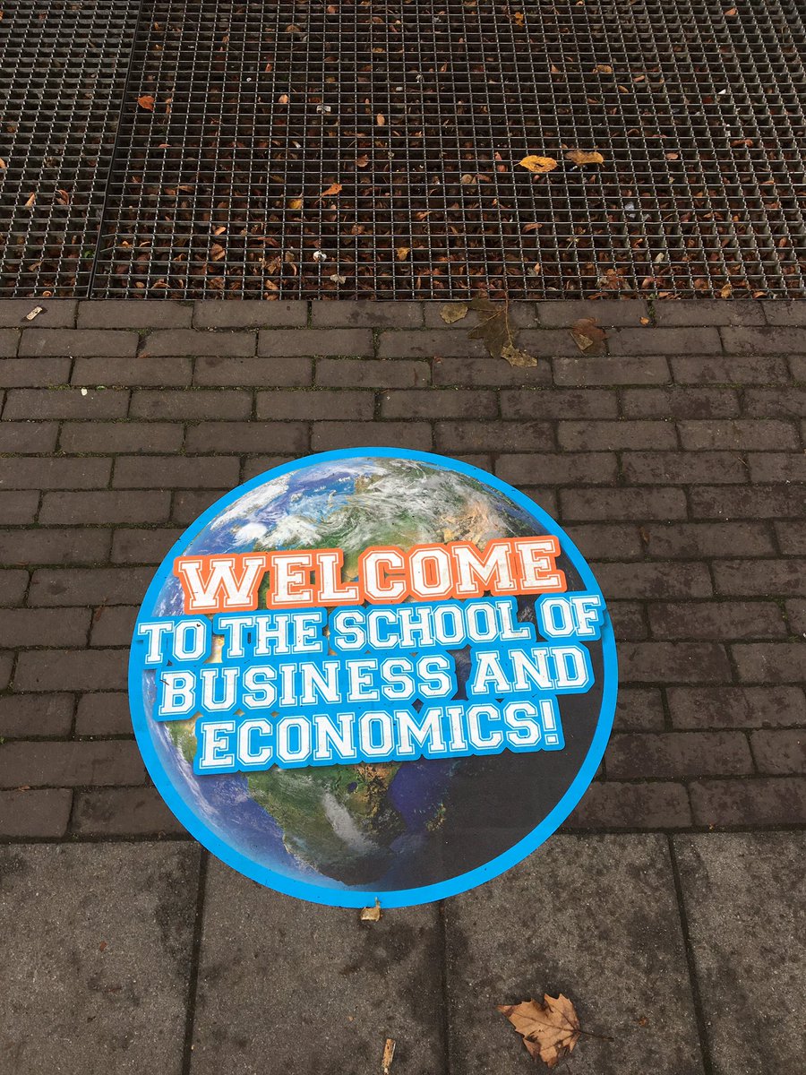 Rianneletschert's tweet photo. Welcome at our @umsbe! Many interested students today at our #bod17 @maasuniversity https://t.co/mhbQxP9zws