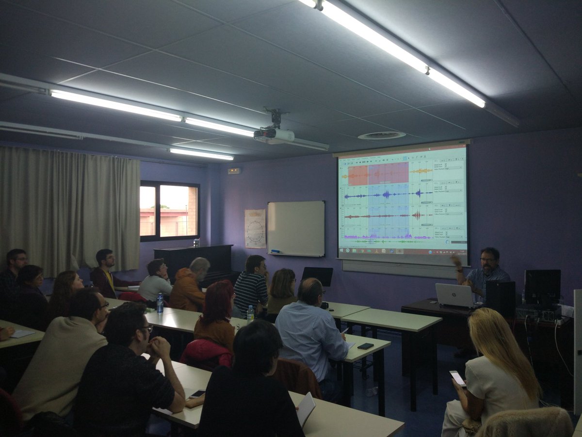chuchi_jbg's tweet photo. Seguimos con @RubenLopez_Cano en el @COSCYL aprendido a usar nuevas herramientas para él análisis de diferentes obras musicales. @cfiesalamanca https://t.co/yXimqLS5nu