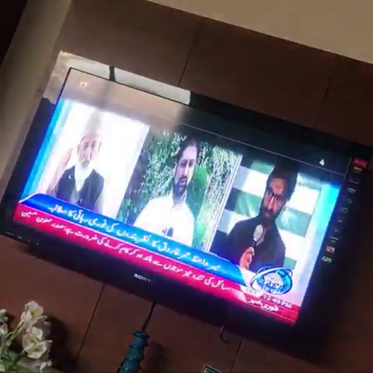 AsYouNotWish's tweet photo. This is how Pakistani media covers Kashmiri separatists. It’s time, we also declare Balochistan an independent country and grant political asylum to key Baloch freedom fighters. https://t.co/OtSlDnpEd1