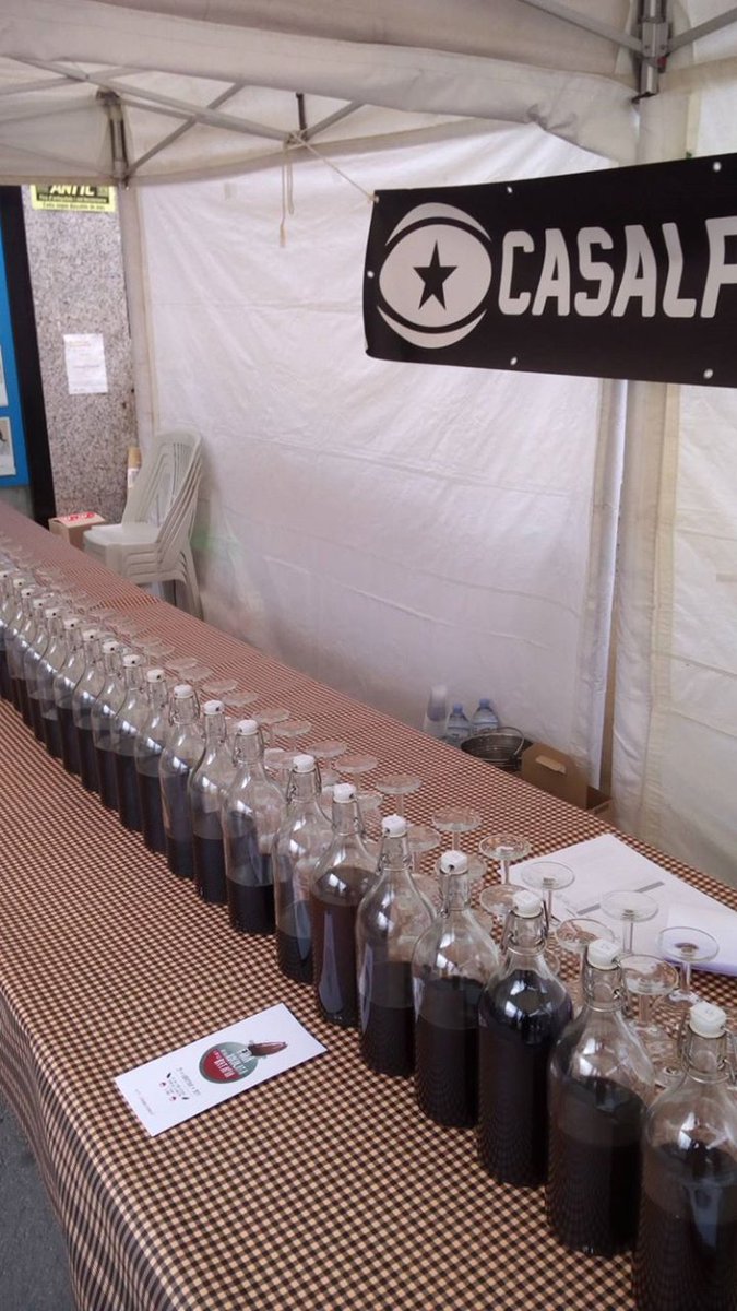 casalpanxo's tweet photo. Tot a punt al Camí del Roser per començar la gran jornada d'avui de la VIII Festa de la #Ratafia de #Berga. Us esperem amb ganes que gaudiu de la Fira de la #Xocolata i la Ratafia. No us ho perdeu! https://t.co/uTnrKhgXyQ