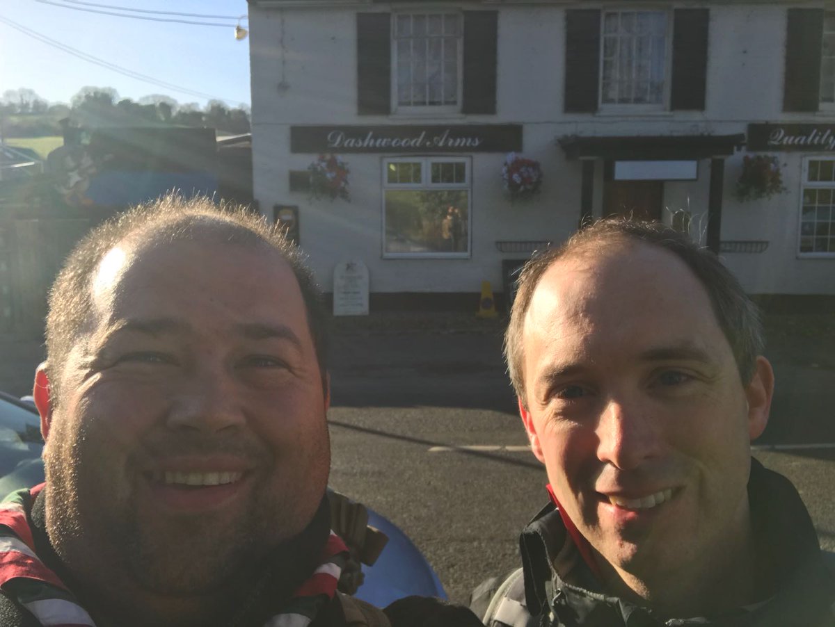 Leagravescouts's tweet photo. All groups going strong at grimsdyke hike. 4 checkpoints down each. Senior team now moving on strongly as well. The shadows seem to be enjoying it to, a bit too much. Pubs not included on hike.........gentlemen😱 https://t.co/Jso0MfSPzh