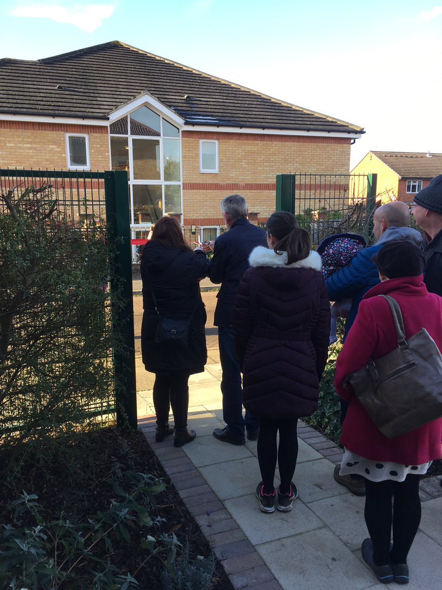 Luton_YOS's tweet photo. Many thanks to Cllrs Hopkins and Franks for opening the Ecological Garden on a very cold morning @rach_hopkins https://t.co/c0h4IhH5zm