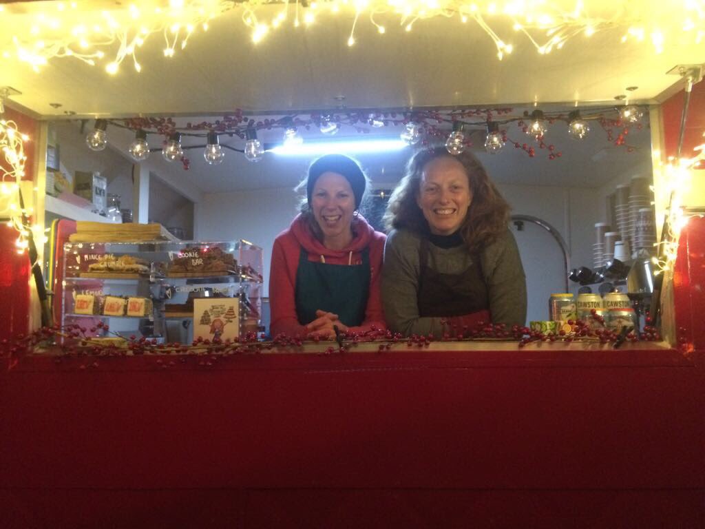 LRcoffeevan's tweet photo. Great night @ Tring Christmas Festival. Actually sold out of ‘Everything On Top’ Hot Chocolate!! #frostyfreezy #littleredcoffeevan #tringtogether #tringchristmasfestival #hotchocolate #keepingtringwarm #friends&family #tringbuzz #localbusiness #happytimes #stjohnambulance https://t.co/FYffdeUvO6