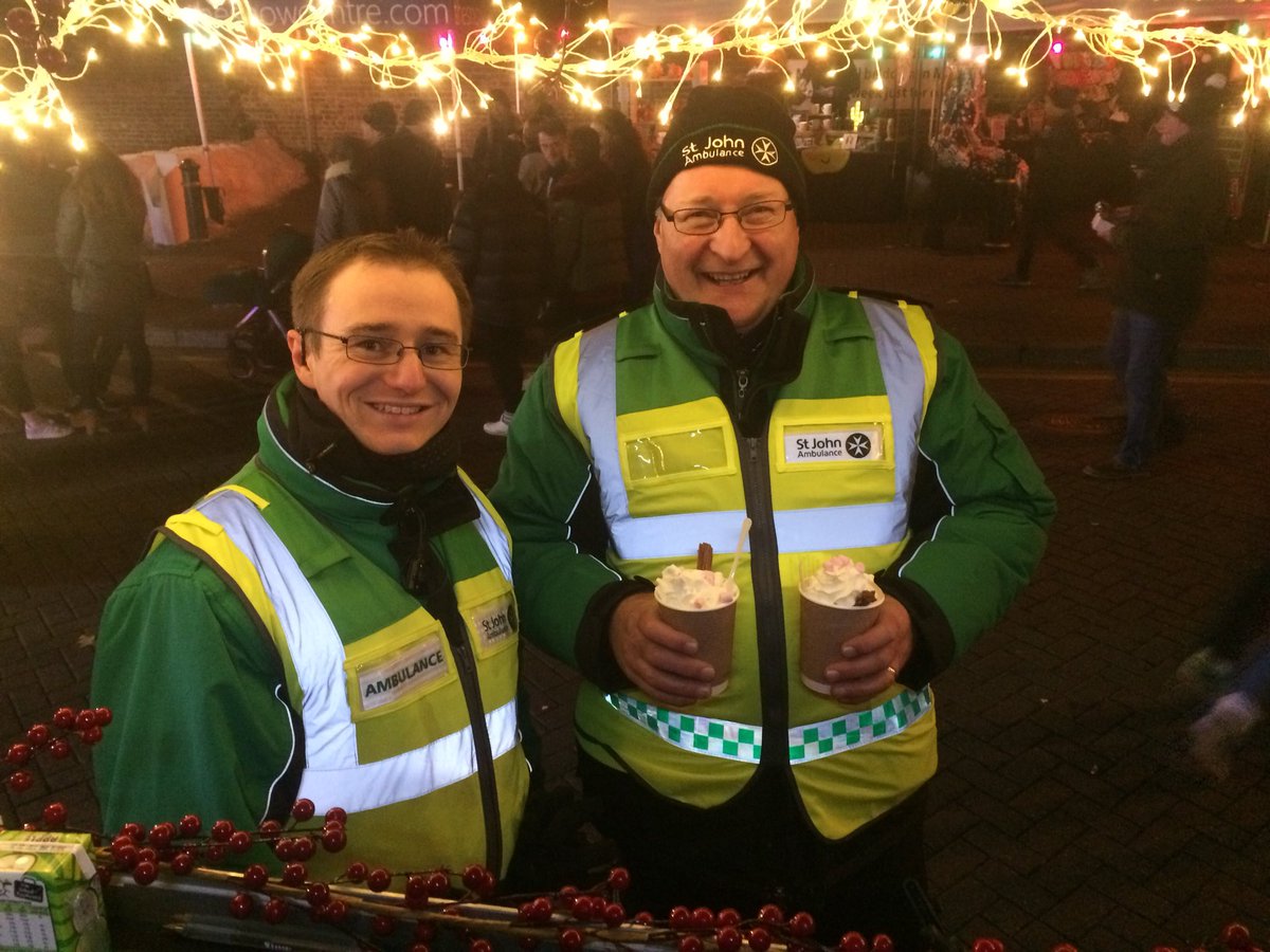 LRcoffeevan's tweet photo. Great night @ Tring Christmas Festival. Actually sold out of ‘Everything On Top’ Hot Chocolate!! #frostyfreezy #littleredcoffeevan #tringtogether #tringchristmasfestival #hotchocolate #keepingtringwarm #friends&family #tringbuzz #localbusiness #happytimes #stjohnambulance https://t.co/FYffdeUvO6