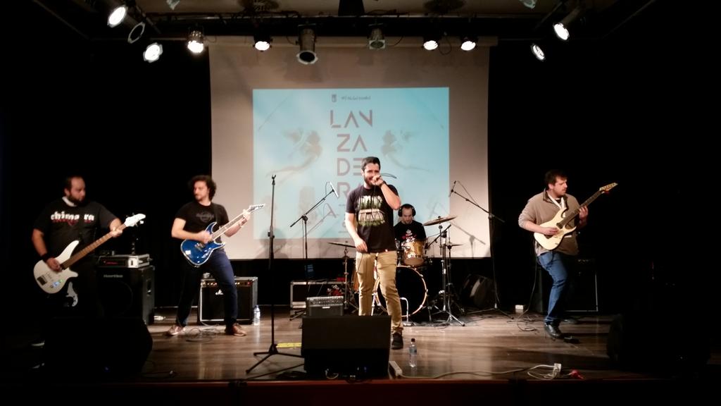 🎙🎙🎙
<a href="/KTWATofficial/">KillThemWithAToaster</a> en la #LanzaderaFinalMúsica
