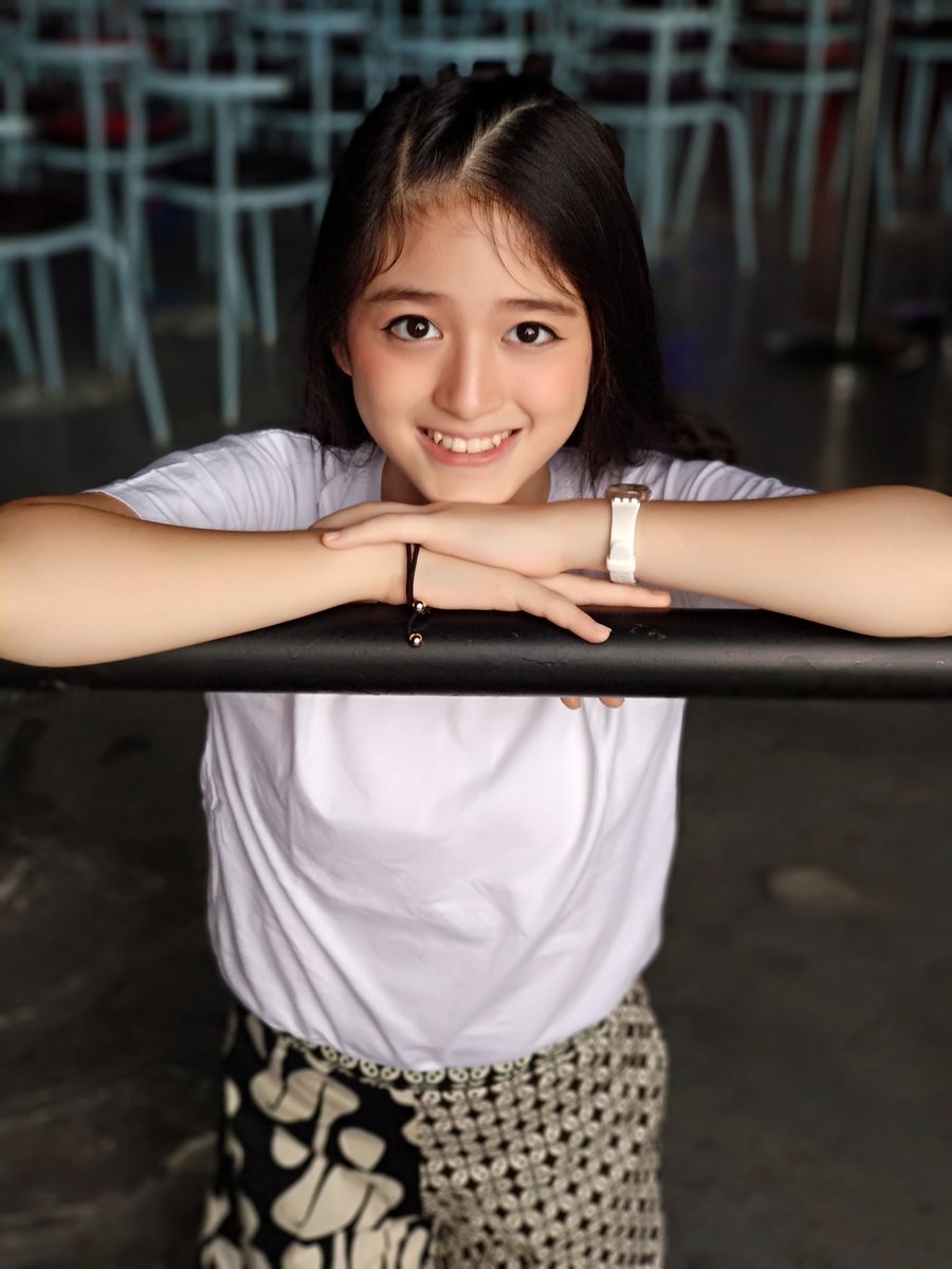 eveantoinette_'s tweet photo. Makasiiii buat show 1 nya tadiii 🖤 nanti tanggal 2 desember jangan lupa handshake ya kaa sesi 5 jalur 18🤝 https://t.co/jhoxJHE70B