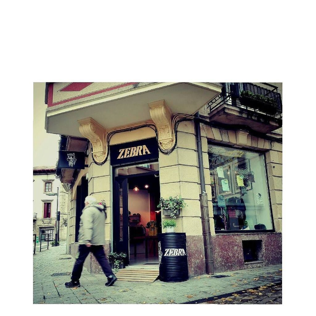 ZebrAllboarders's tweet photo. Udazkenean ZEBRA
#dendazebra #zebrashop #zebrastore #zebragallery #zebrastoreandgallery #tiendazebra #zebrairun #euskozebra #zebraeuskalherria #comerciozebra #zebrabussines #euskadi #euskalherria #euskolabel #euskogram #iparralde #basque #basqueshop #bas… https://t.co/P5kwfrupQk https://t.co/U0uv84KndH