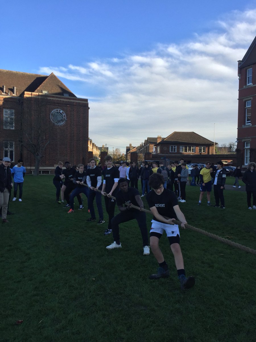 BSMoBros2017's tweet photo. Tug of war was a great success yesterday, thanks to all who came along to participate and to support! @bedfordguild @BedfordSchool https://t.co/zGNfwMyAsb