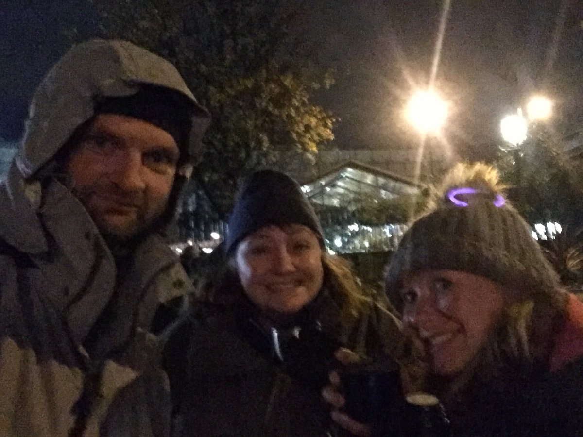 JNurt's tweet photo. A great evening's entertainment followed by a chilly night outside at #RobesSleepOut ❄️❄️❄️ Well done to everyone who took part! https://t.co/CnEqqRwuW9