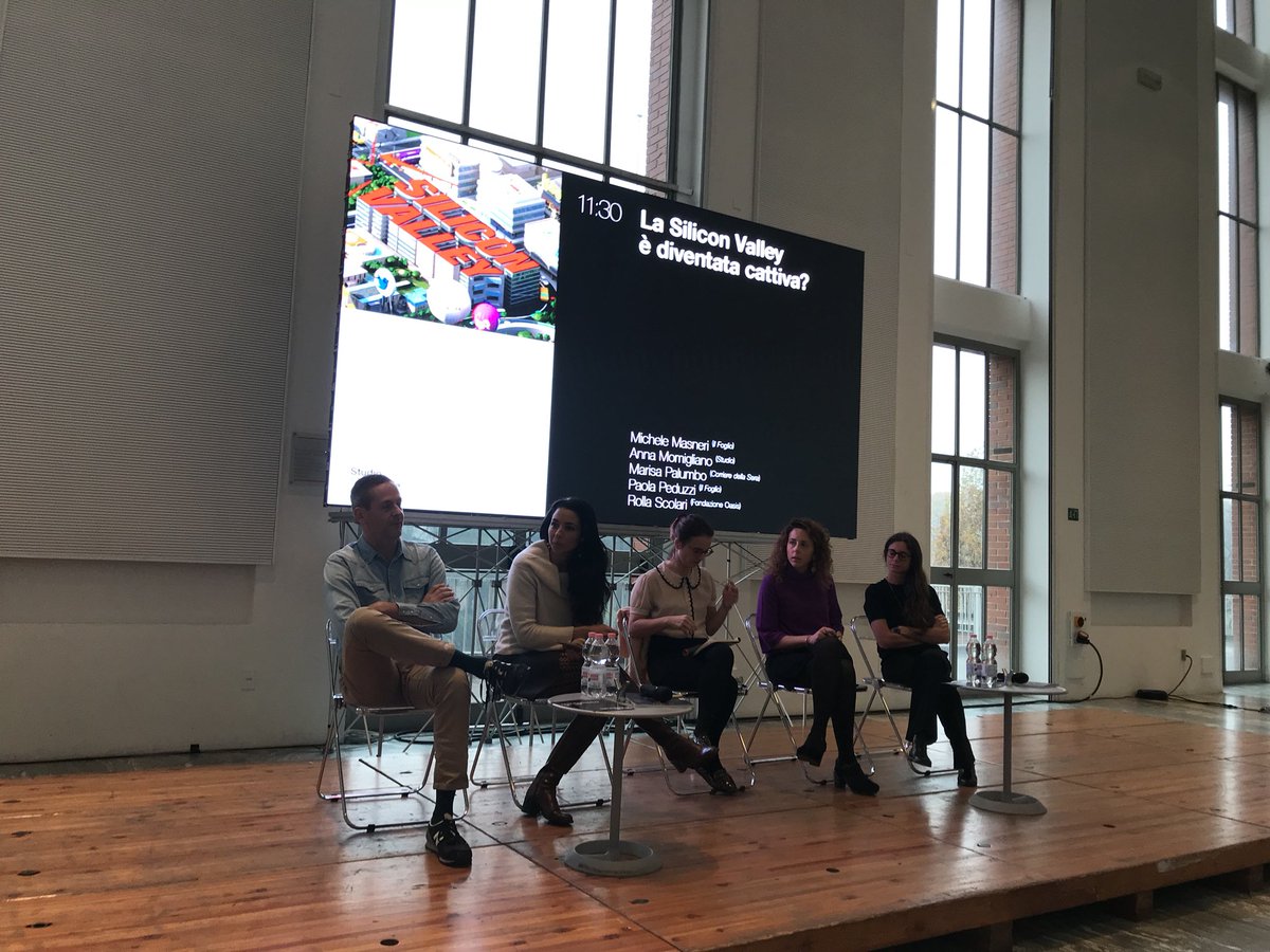 silschirinzi's tweet photo. Il team di Conversazioni EsterE inaugura #SIT17 con un talk su Silicon Valley, tecnologia e politica. Oggi siamo tutto il giorno in @LaTriennale con @RivistaStudio https://t.co/SGEhtVQraJ