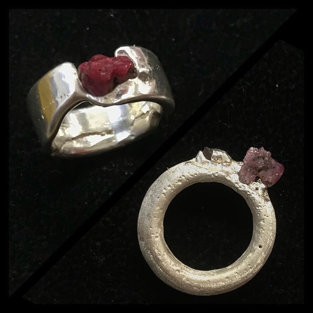 fluxstudios's tweet photo. 2more ruby beauties, this time by @vjh.jewellery. The quality of the stones bring a delicious edibility to the rings, these rubies. #delftcast rings #ruby #castingwithinclusions #experimentalsetting #creativeurges #fluxjewelleryschool https://t.co/XfaCxxpWqL https://t.co/vPEgccynHC