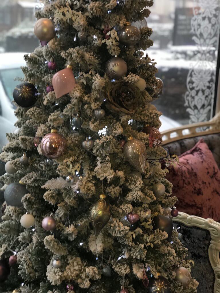 jofernslydgate's tweet photo. It’s beginning to look at lot like Christmas ❄️🎄🎅🏻🎁☃️ #jofernslydgate #christmas #festive #snowday #decorations https://t.co/5AHVcvSdZV