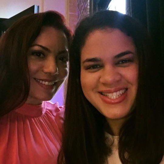rubdiazm's tweet photo. @missgiunta and me #Amsterdam #LatinasenHolanda En @SHEmprendedoras #SHE2017 #YoSoySHE2017 #emprendedoras #emprender #emprendedores #hispanasemprendedoras #emprendimiento #rubdiaz https://t.co/RZWbZ7S3gg https://t.co/NaXk7azpJU