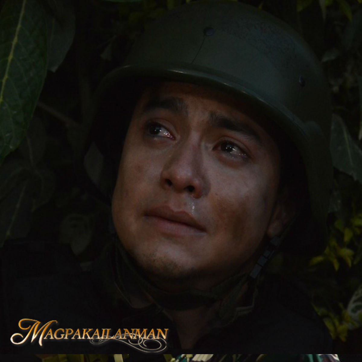 MPKGMA's tweet photo. Bukod sa kanyang pamilya at pagmamahal sa bayan, ang isa pang nagpapatibay ng loob ni Jomille para lumaban ay ang iba pang umusbong na kuwento ng pagsasakripisyo at kabayanihan mula sa mga kapwa niyang sundalo at sa mga sibilyan. Mamaya na sa Magpakailanman! #MPKMarawiAlden https://t.co/4bxjRowraf