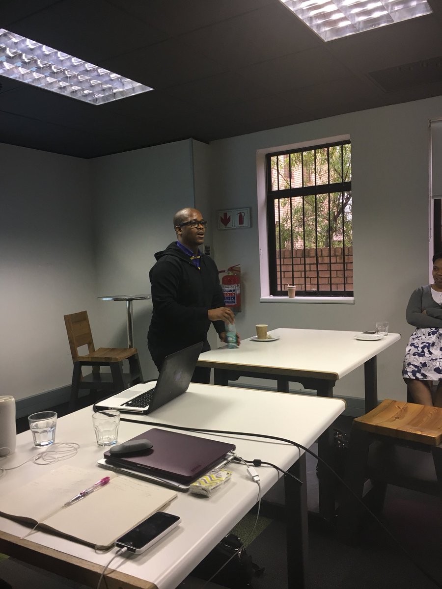 Matshi_M's tweet image. Tshidi our recruitment guru talking us through how to navigate interviews #thetechfemme #womenintech #helpagrad