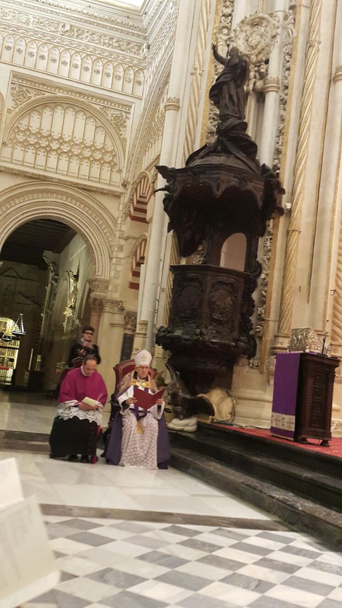 architoledo's tweet photo. El #ArzobispoDeToledo está participando en el I Congreso Internacional de Cultura Mozárabe @ConCulMozarabe en la #Catedral de #Cordoba @diocesiscordoba @ObispoDemetrio https://t.co/oVsIa1jser