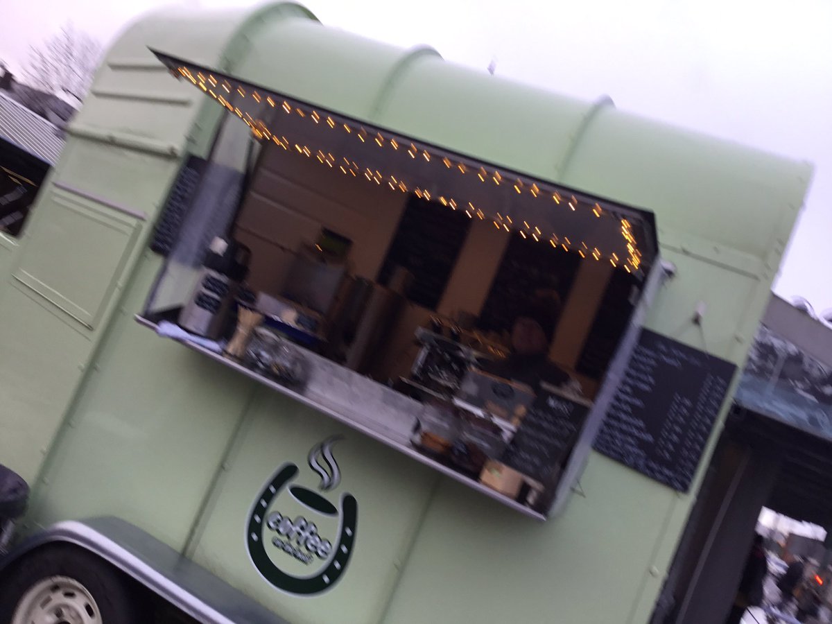 tamesideradio's tweet photo. @TillytheTrailer is here at the Hyde Christmas light switch on  and many other stalls. https://t.co/TOMvoLsH7J